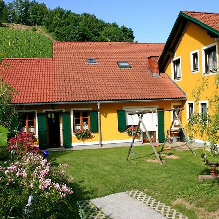 绍萨尔地区基策克Weingut Stoff住宿加早餐旅馆 外观 照片